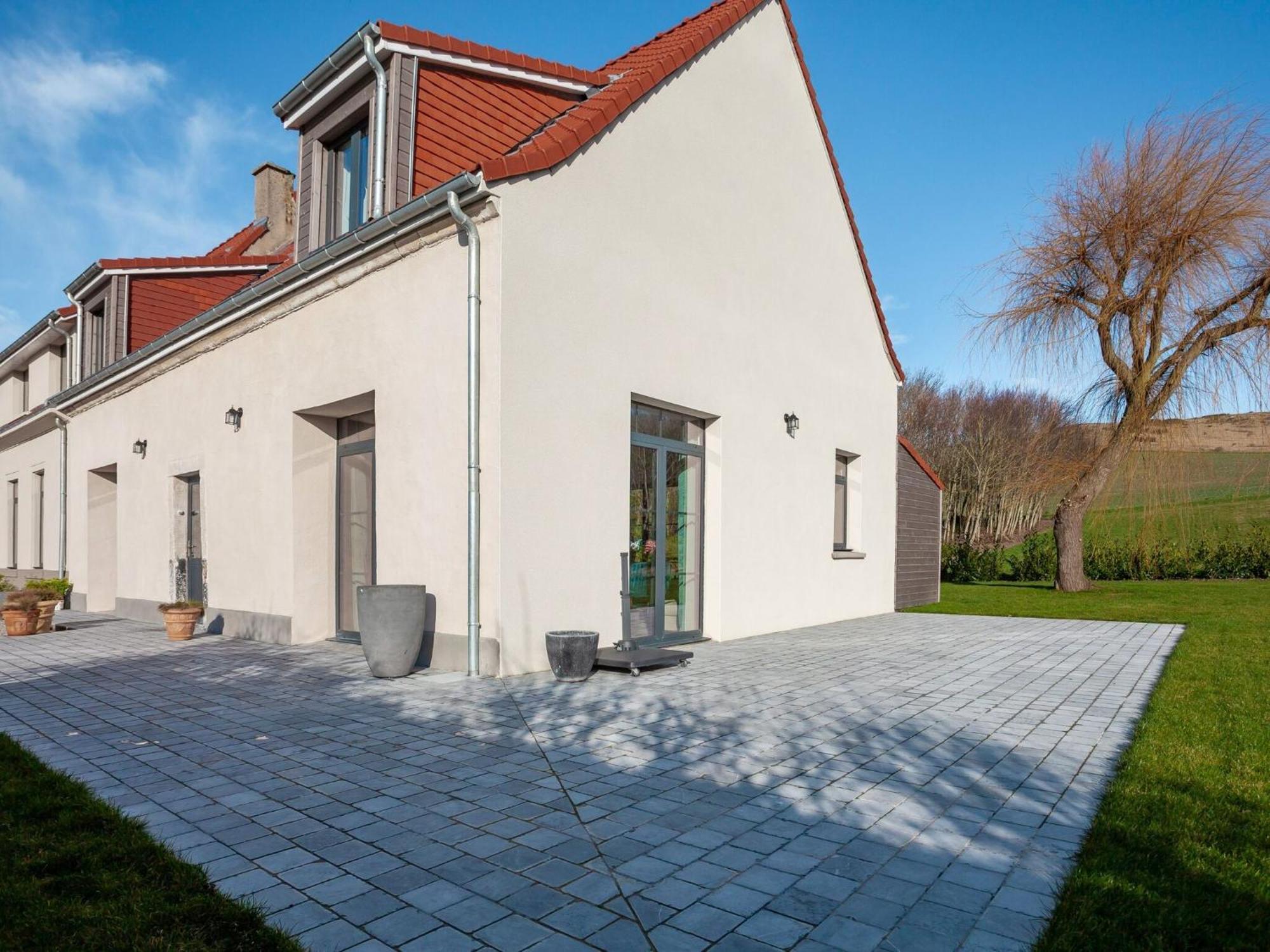 Vintage Holiday Home In Escalles With Garden Exterior photo